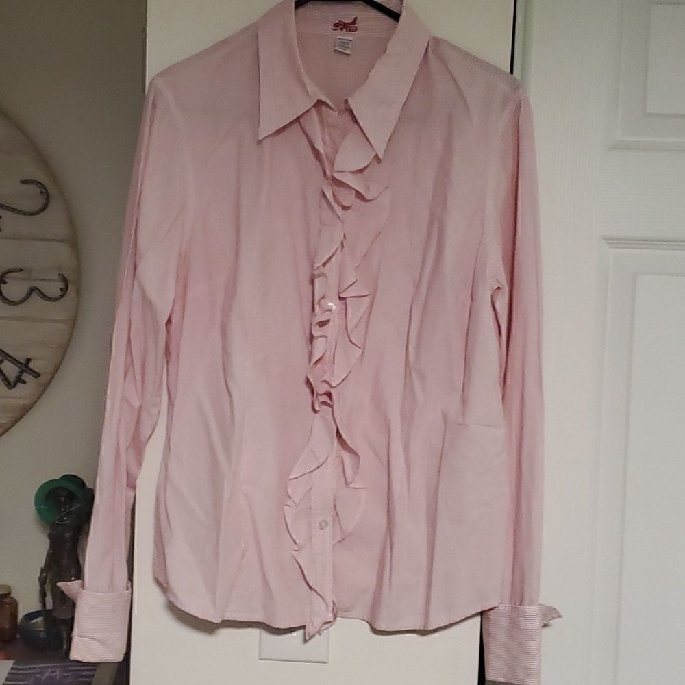 Izod Ruffle front button down